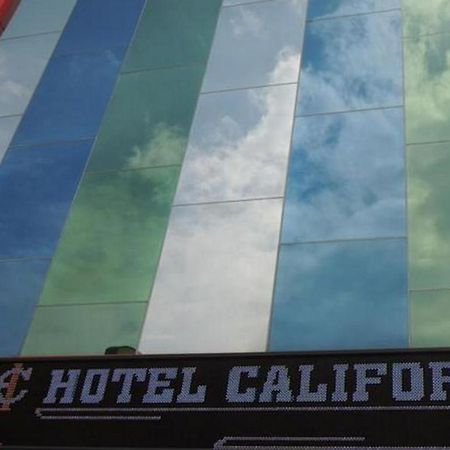 California Hotel Jakarta Luaran gambar
