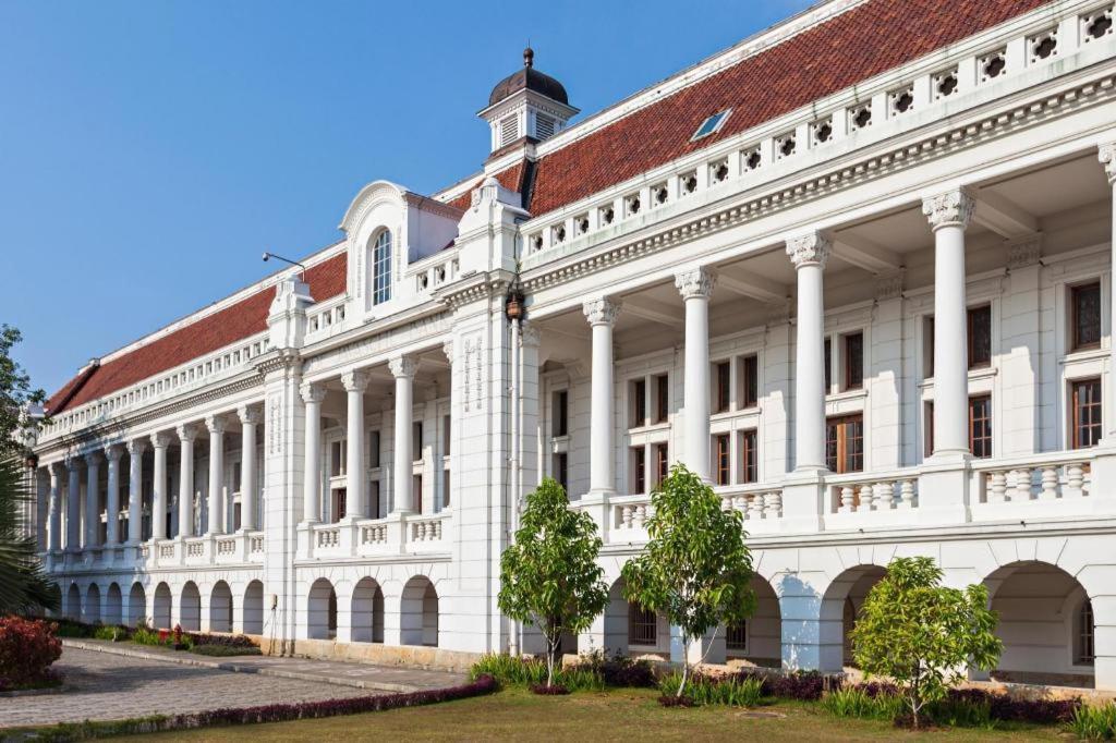 California Hotel Jakarta Luaran gambar
