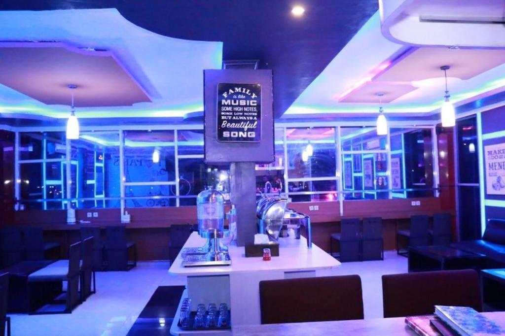 California Hotel Jakarta Luaran gambar