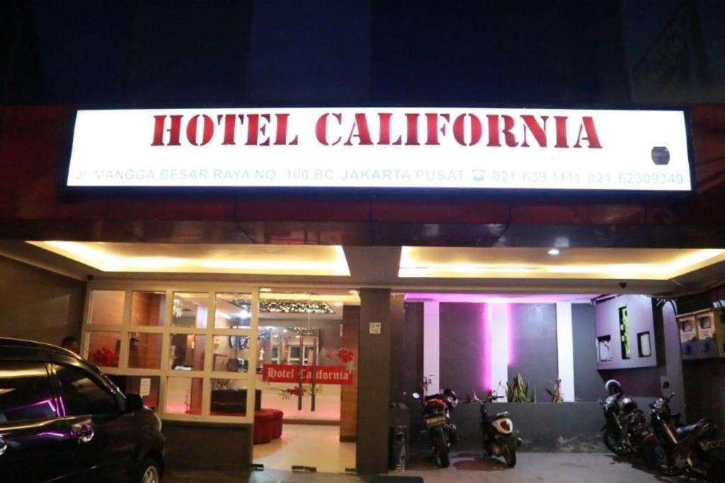 California Hotel Jakarta Luaran gambar