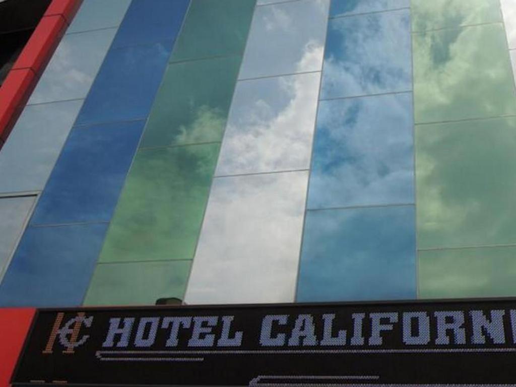California Hotel Jakarta Luaran gambar