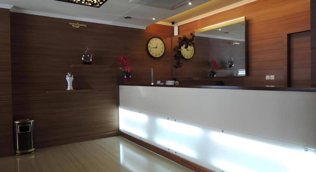 California Hotel Jakarta Luaran gambar