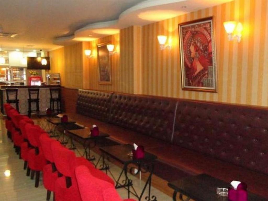 California Hotel Jakarta Luaran gambar