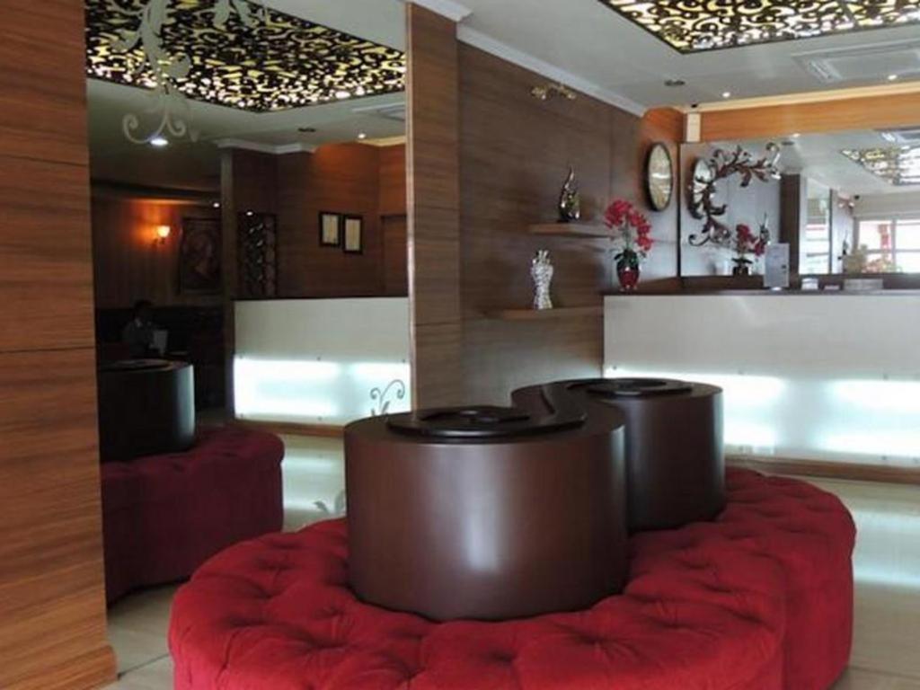 California Hotel Jakarta Luaran gambar