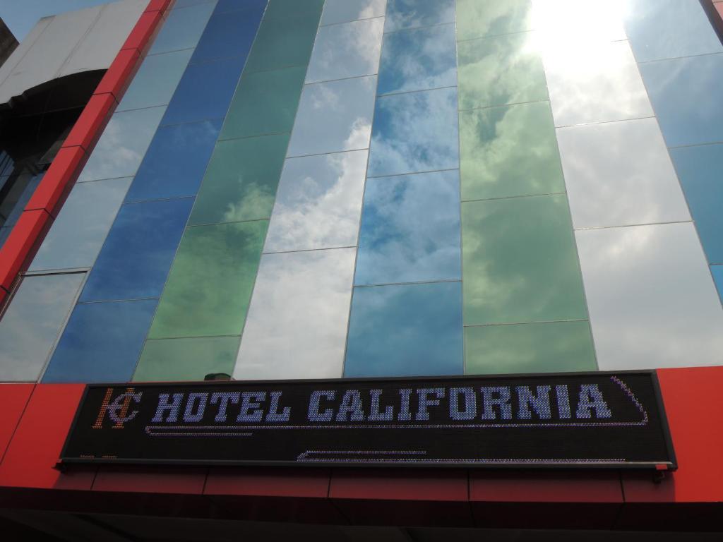 California Hotel Jakarta Luaran gambar