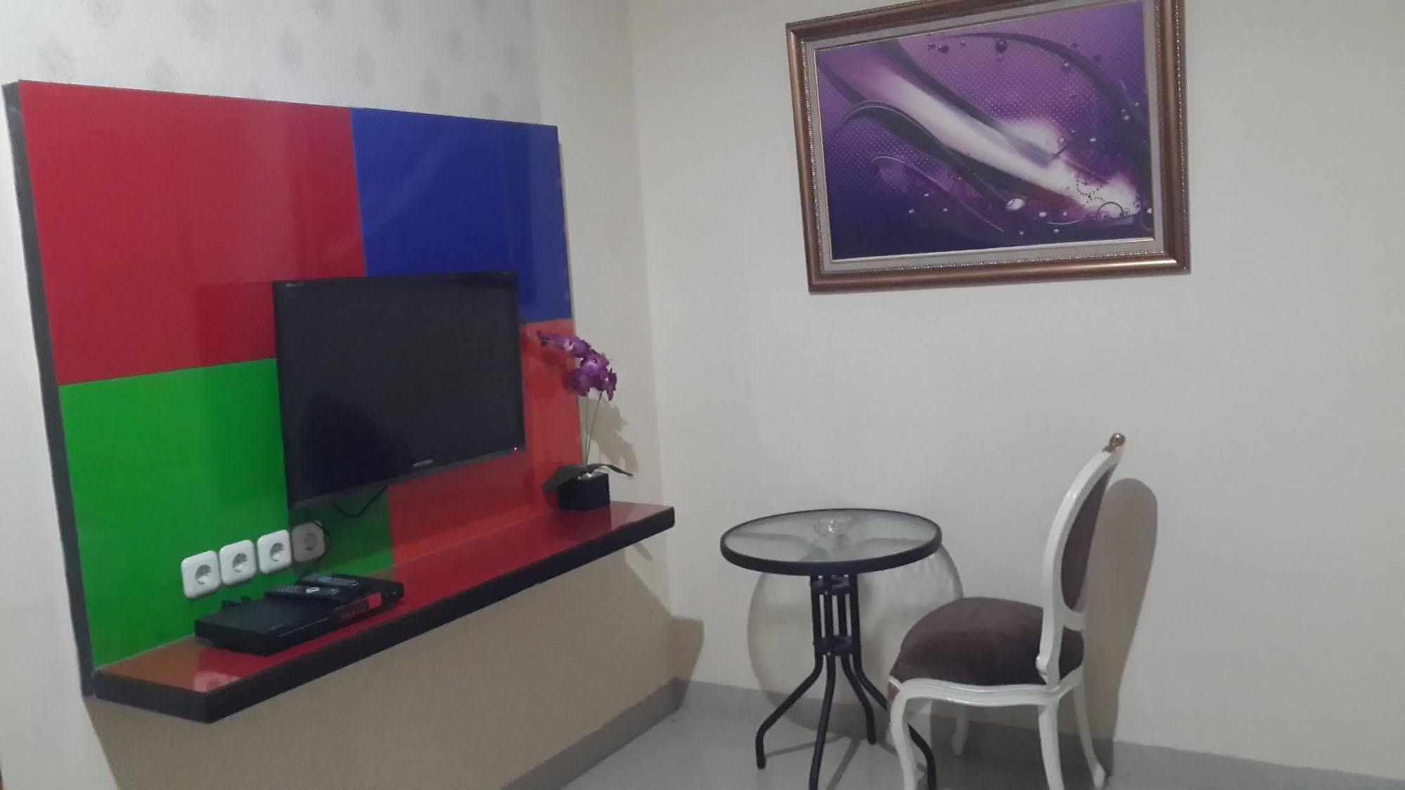 California Hotel Jakarta Luaran gambar