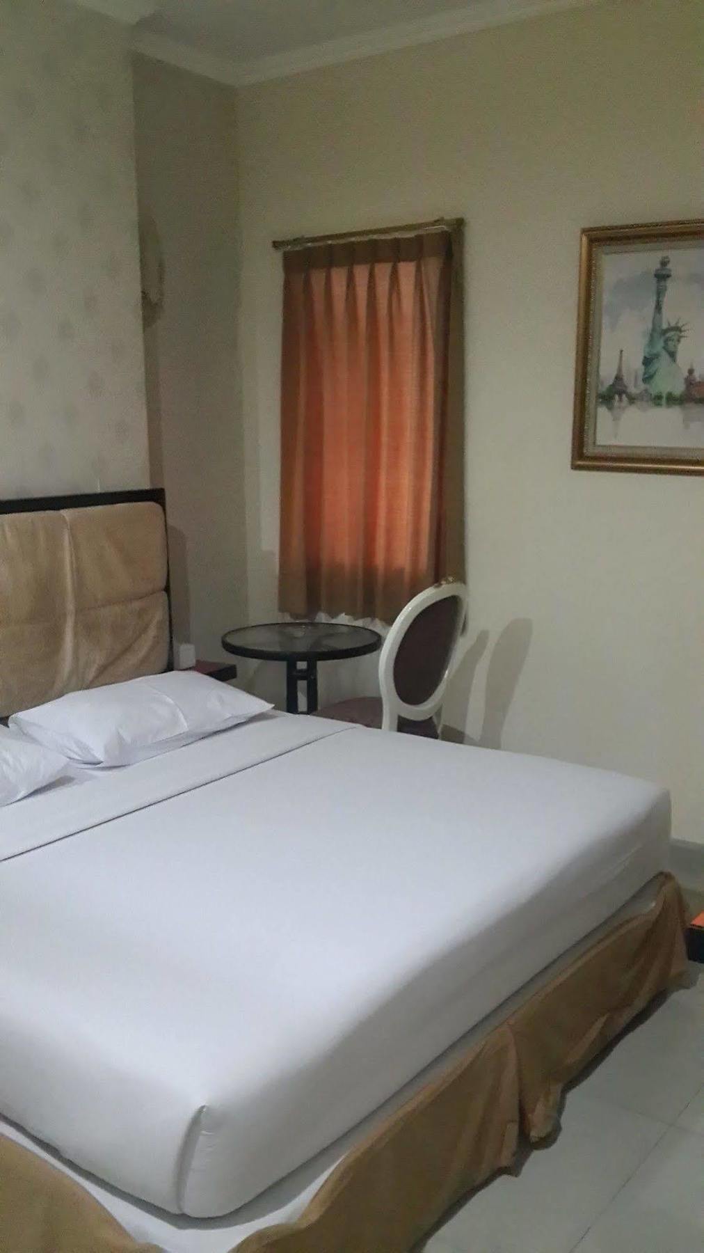 California Hotel Jakarta Luaran gambar