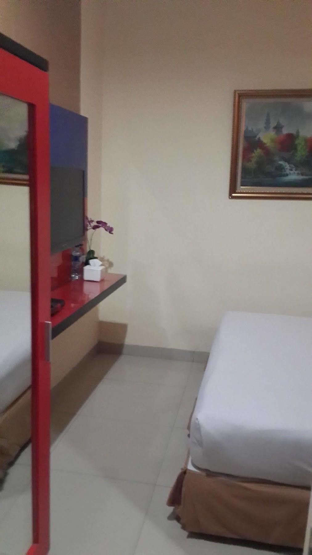 California Hotel Jakarta Luaran gambar