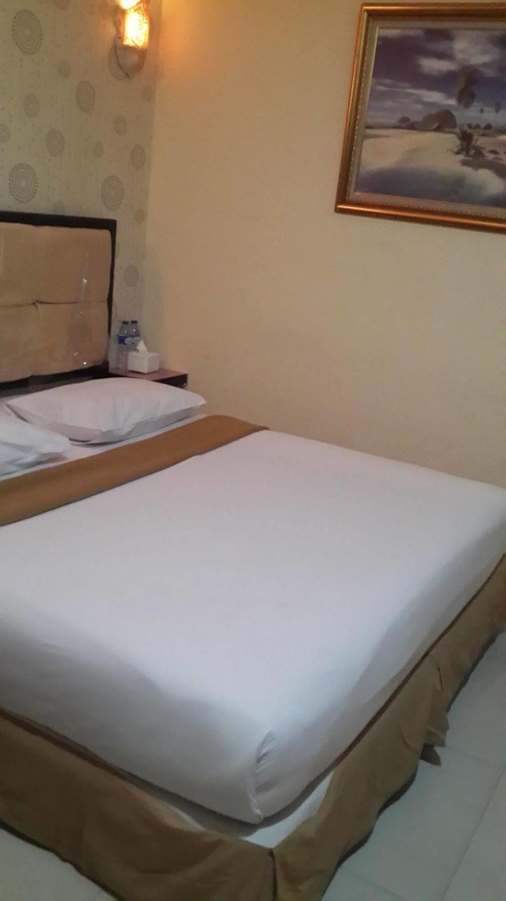 California Hotel Jakarta Luaran gambar