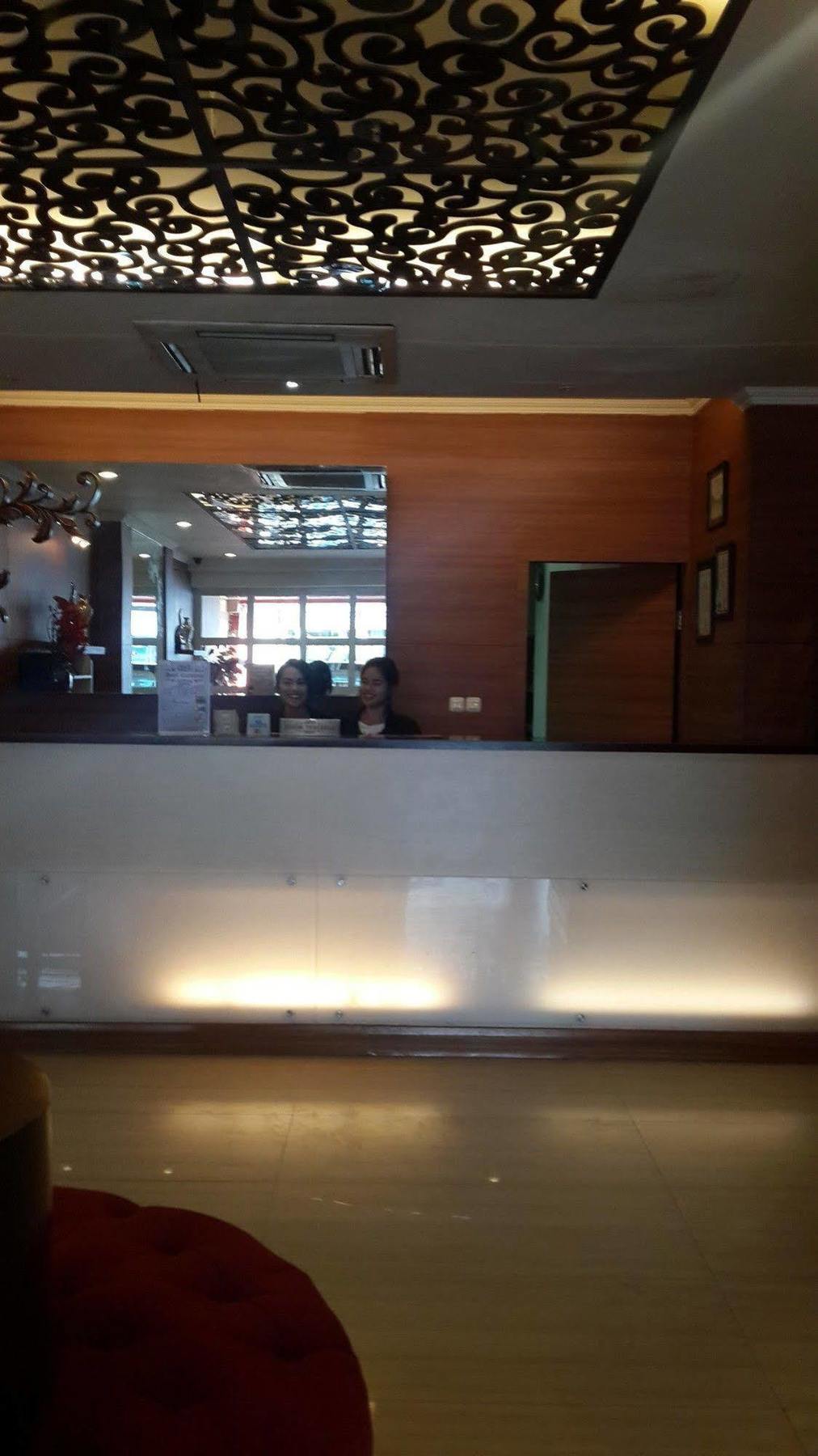 California Hotel Jakarta Luaran gambar