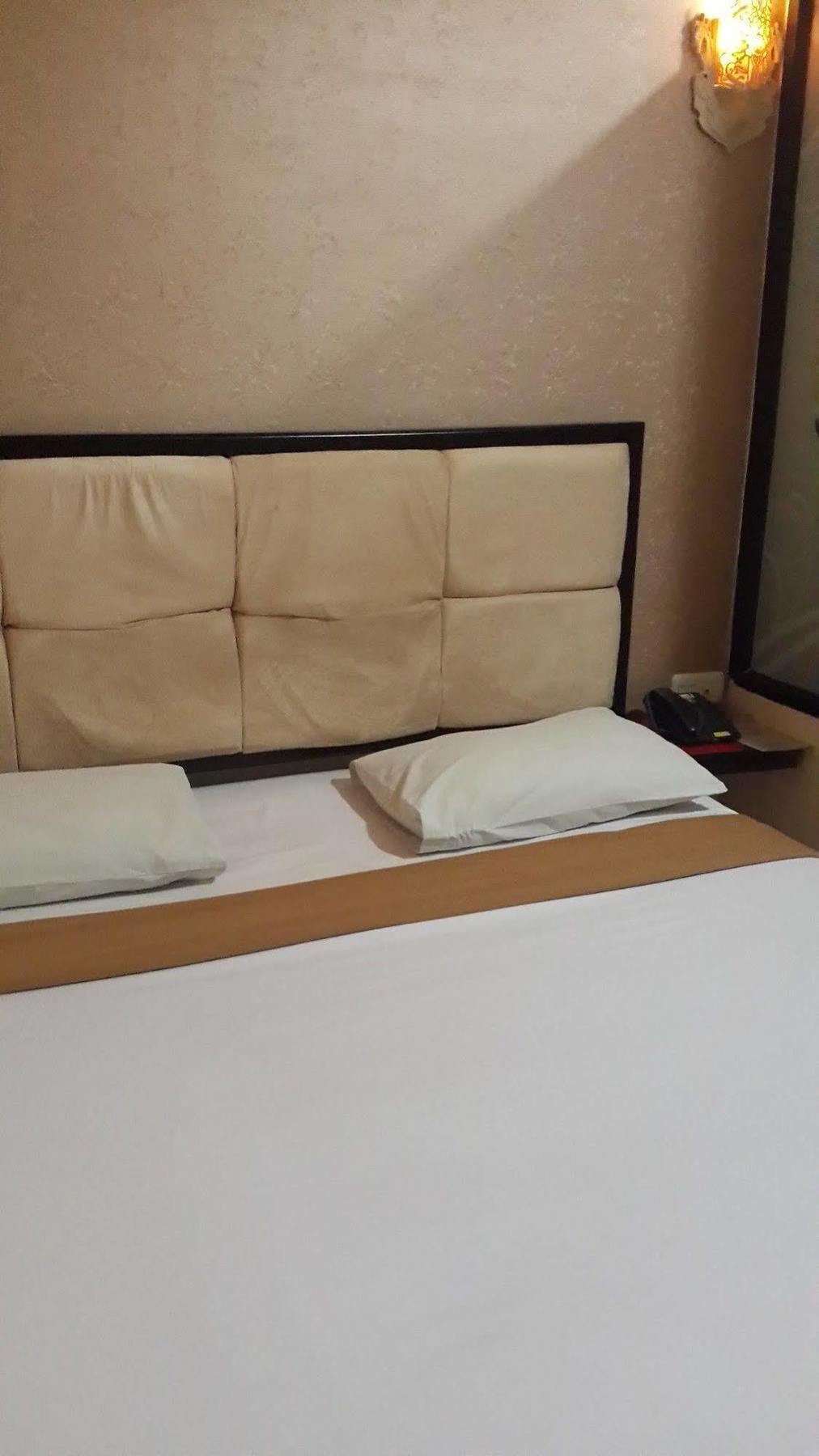 California Hotel Jakarta Luaran gambar